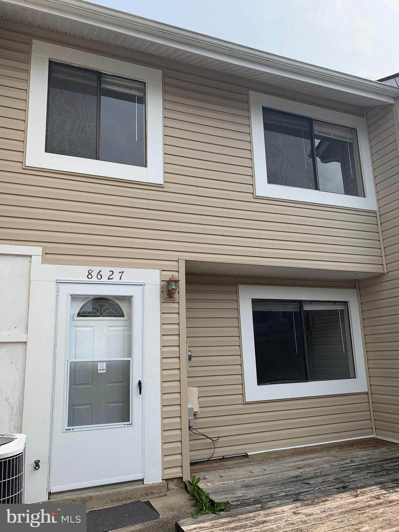 8627 Village Way - Photo 1