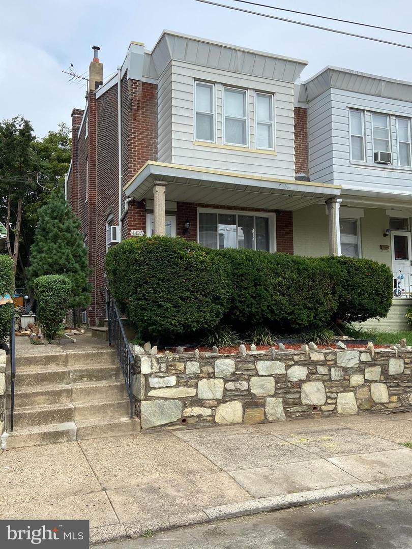 4425 Unruh Avenue - Photo 1