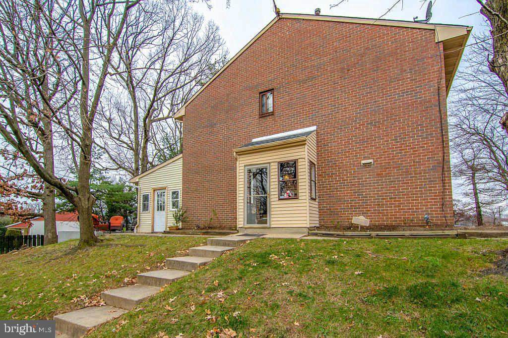1700 Chesaco Avenue - Photo 1