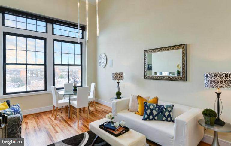 523 8TH Street - Photo 1