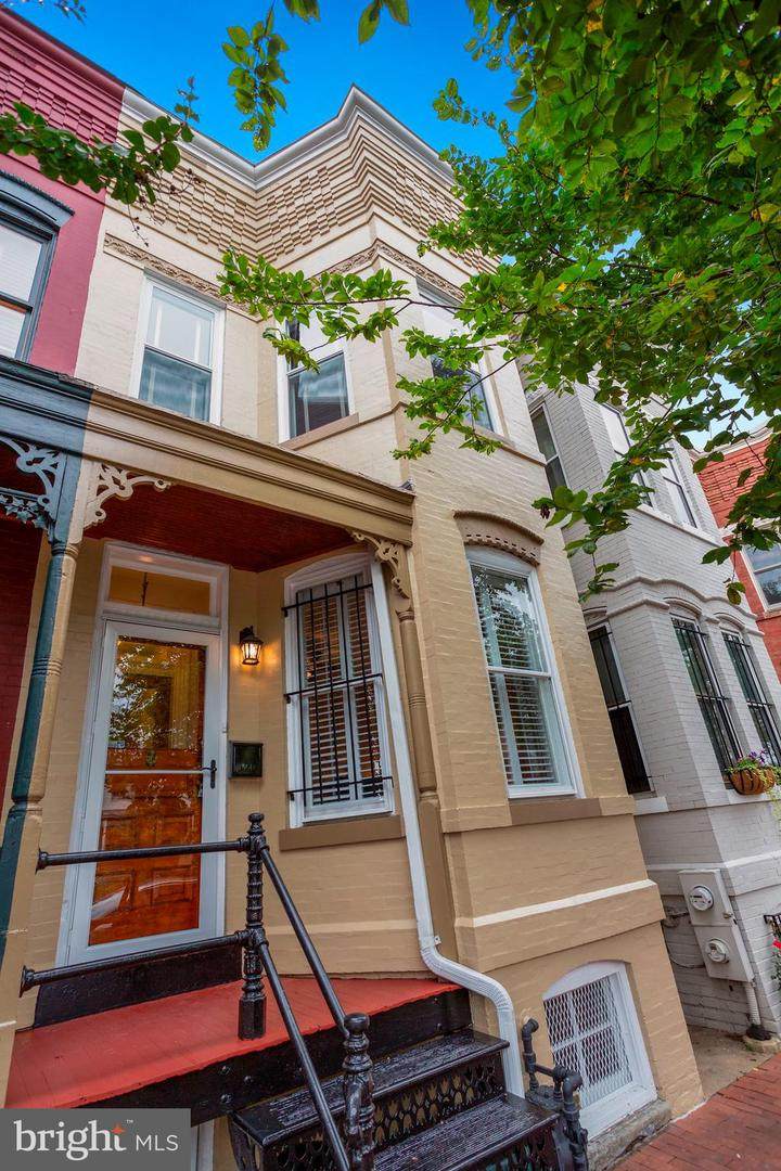 518 11TH Street - Photo 1