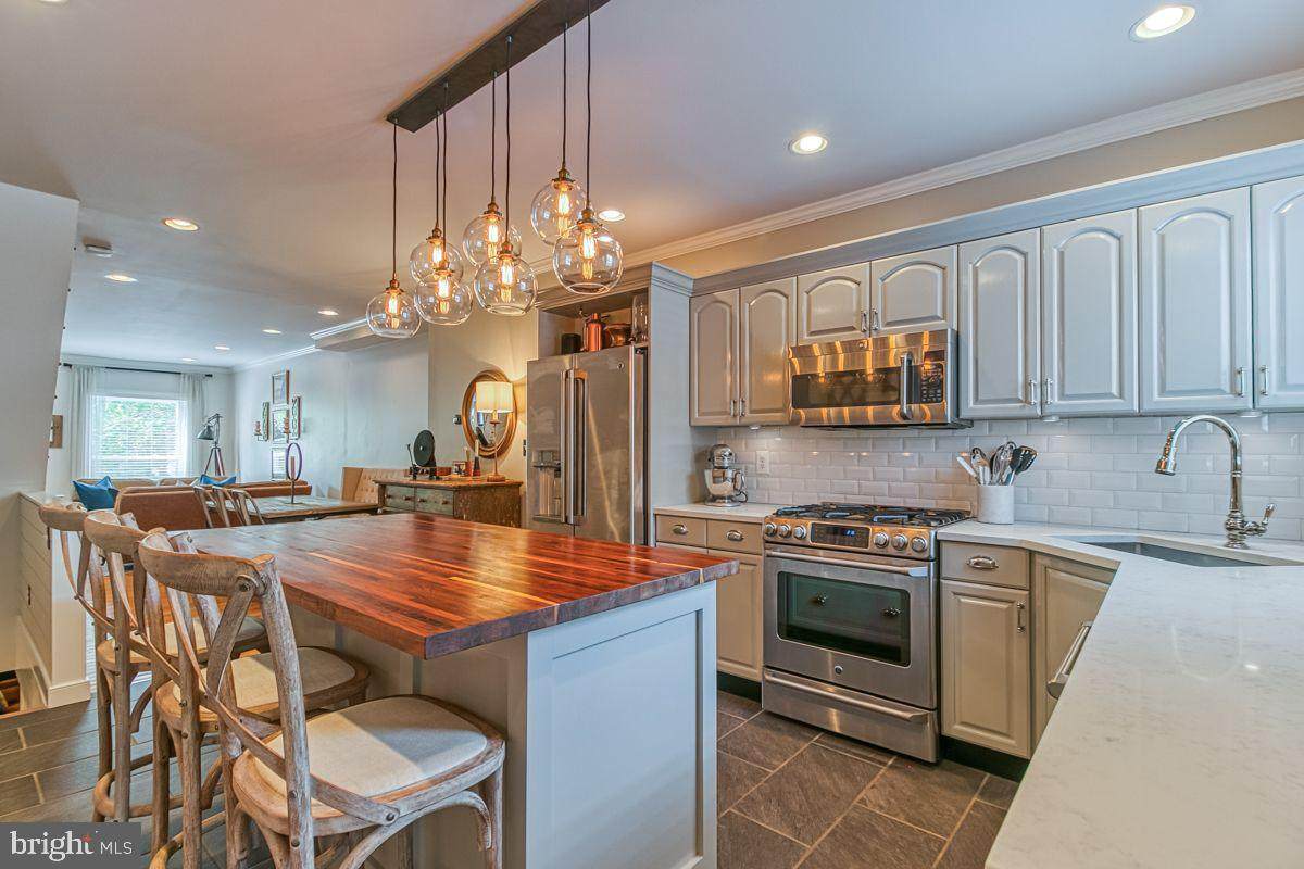 619 Lakewood Avenue - Photo 1