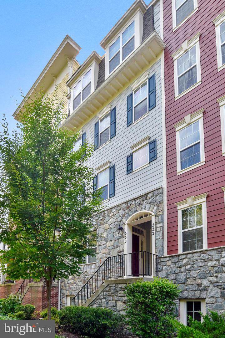 330 Park Avenue - Photo 1