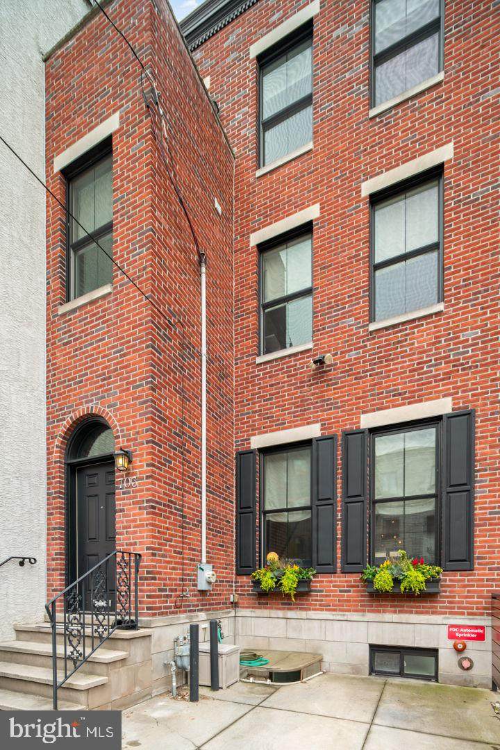 703 7TH Street - Photo 1