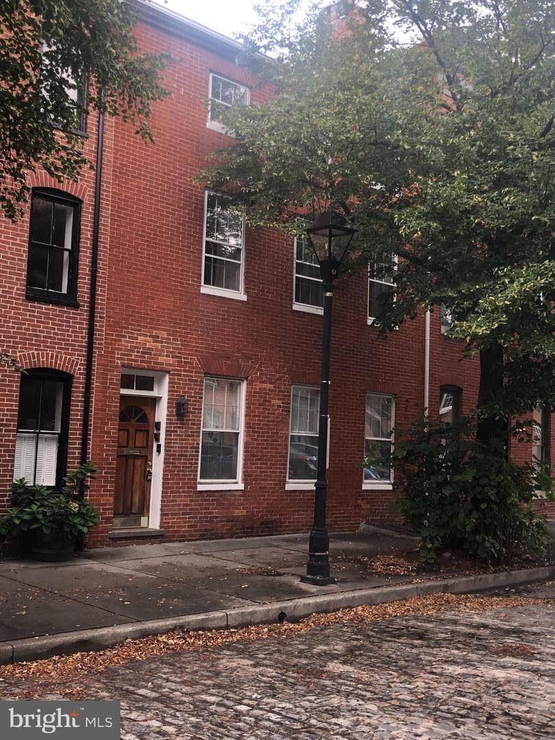 824 Bond Street - Photo 1