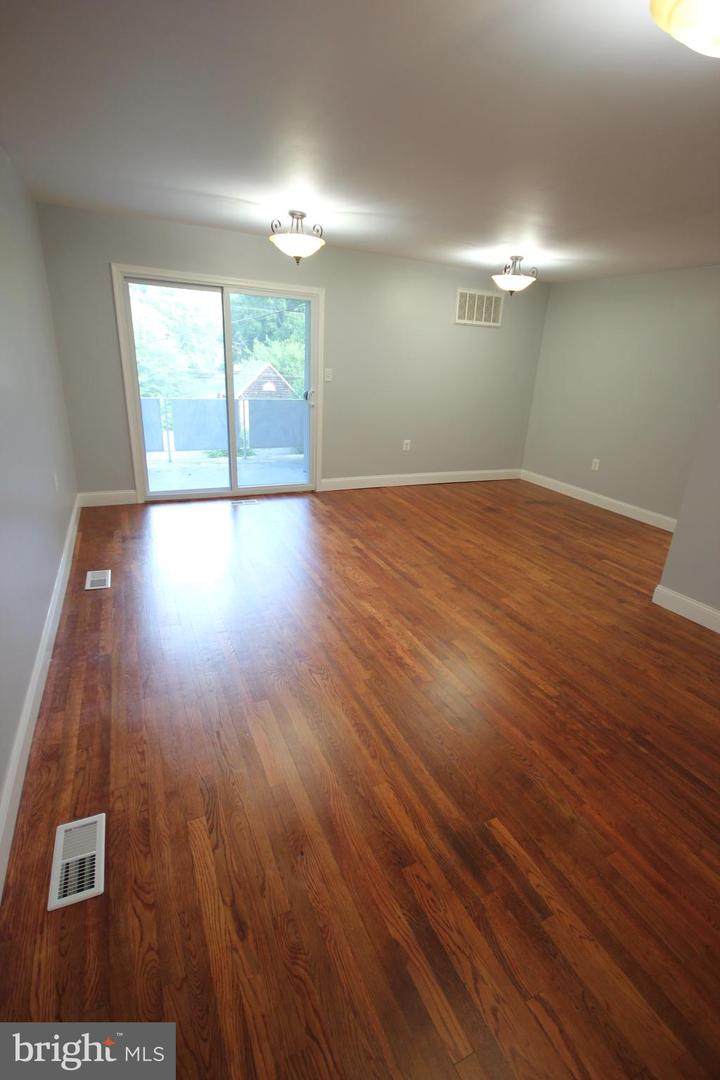 114 Parke Street - Photo 1
