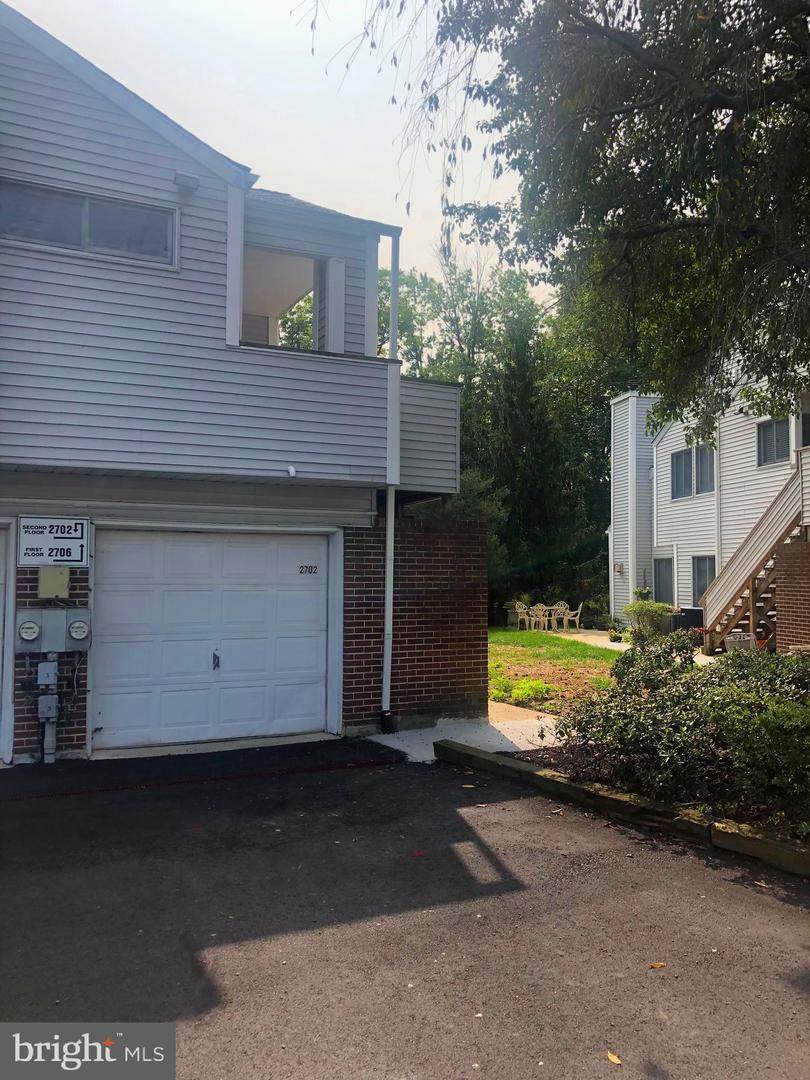 2702 Creekside Drive - Photo 1