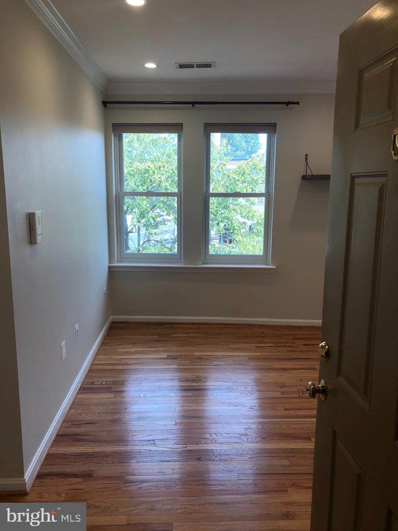 2732 Washington Boulevard - Photo 1