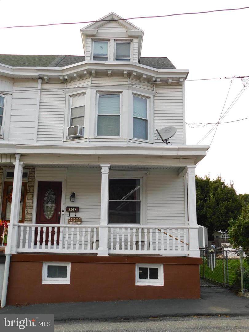 306 Front Street - Photo 1