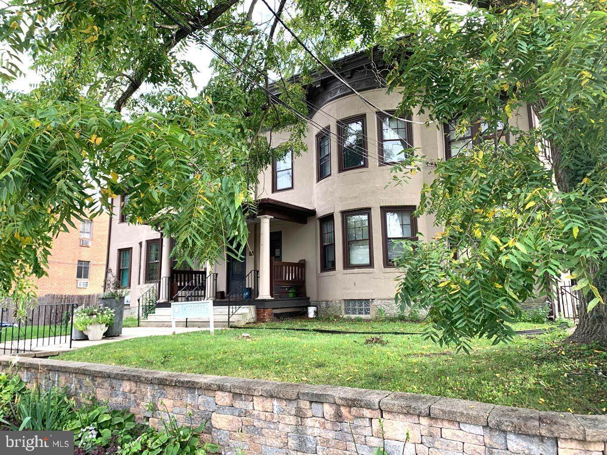110 Park Avenue - Photo 1