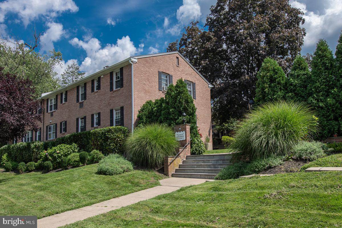 1334 Montgomery Avenue - Photo 1