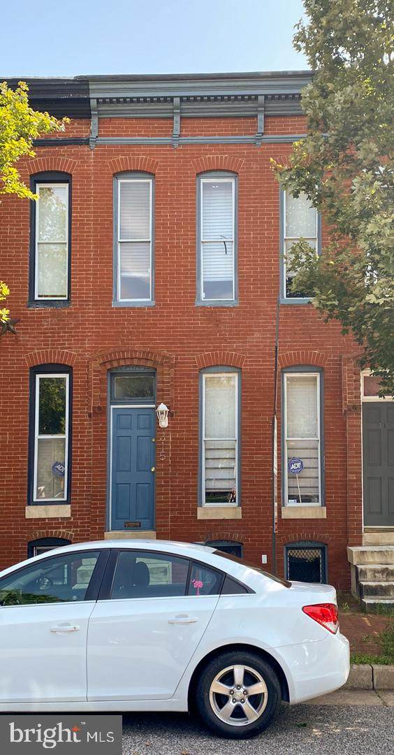 315 Fremont Avenue - Photo 1
