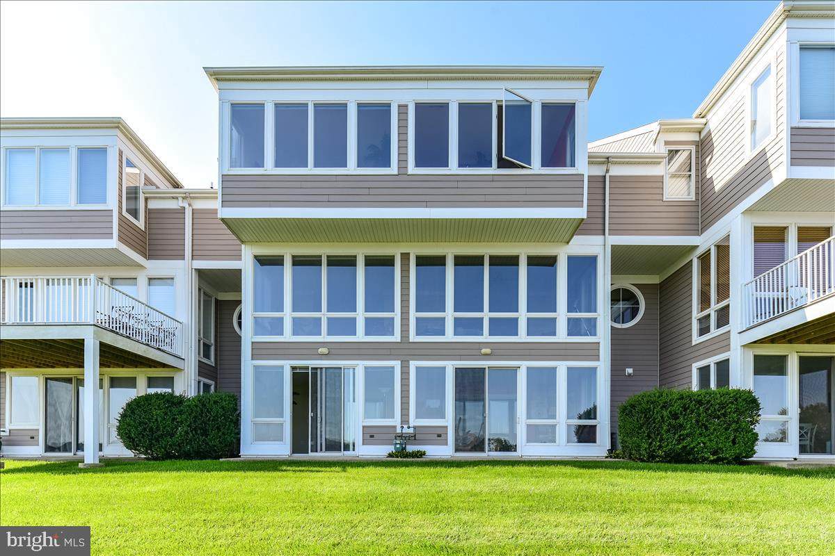 38221 Tidewater Court - Photo 1