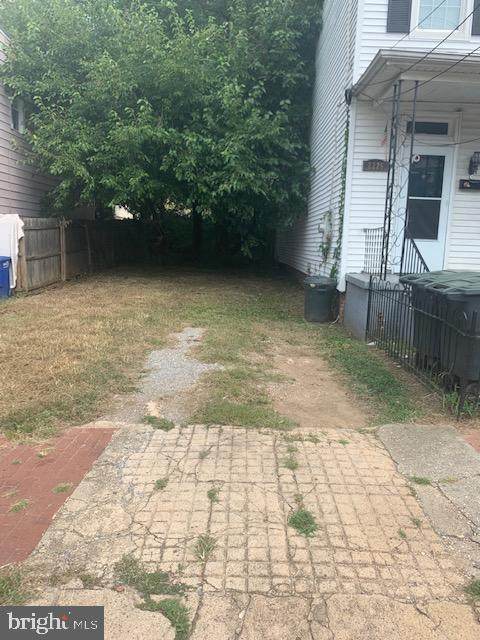 2224 Chester Street - Photo 1