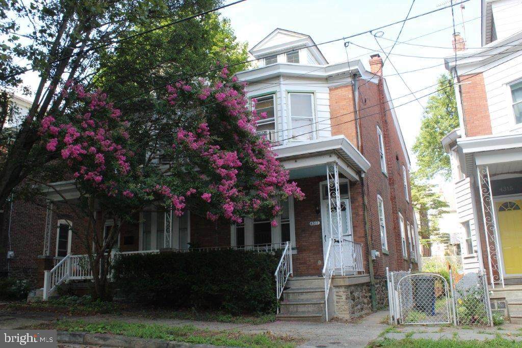 4317 Lauriston Street - Photo 1