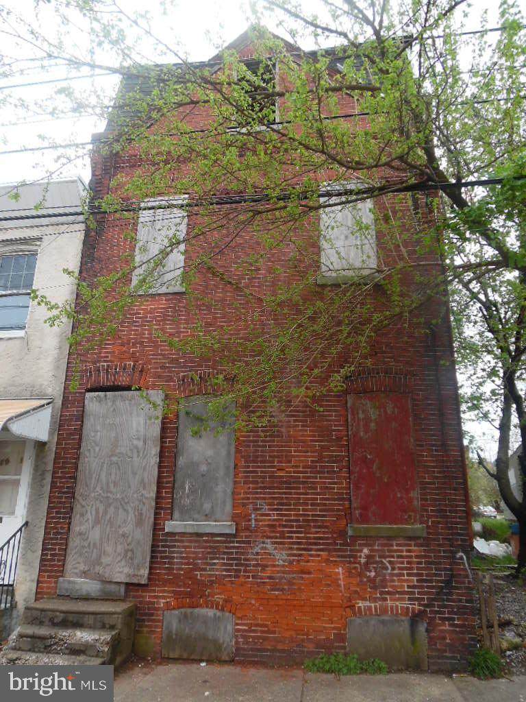 1018 Upland Street - Photo 1