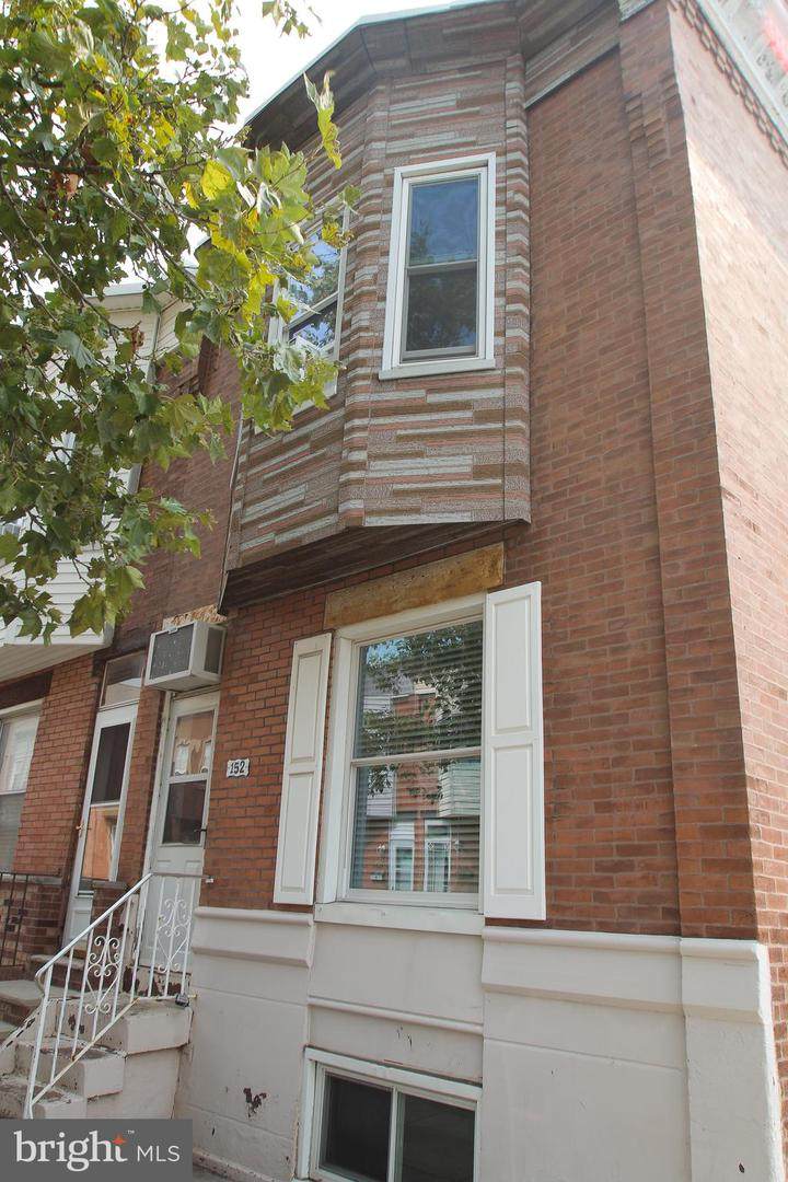 152 Daly Street - Photo 1