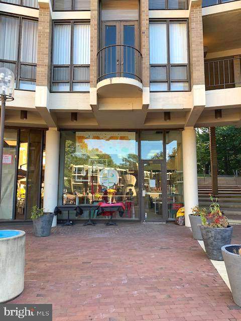 1631 Washington Plaza - Photo 1