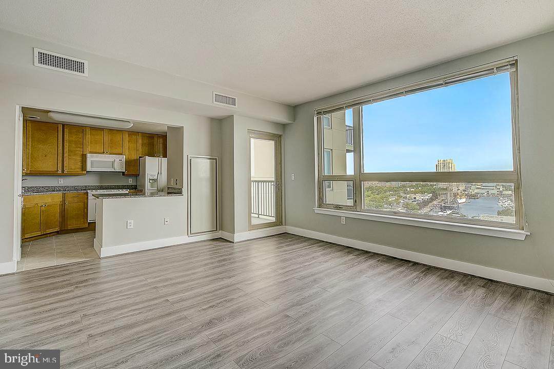 717 Columbus Boulevard - Photo 1