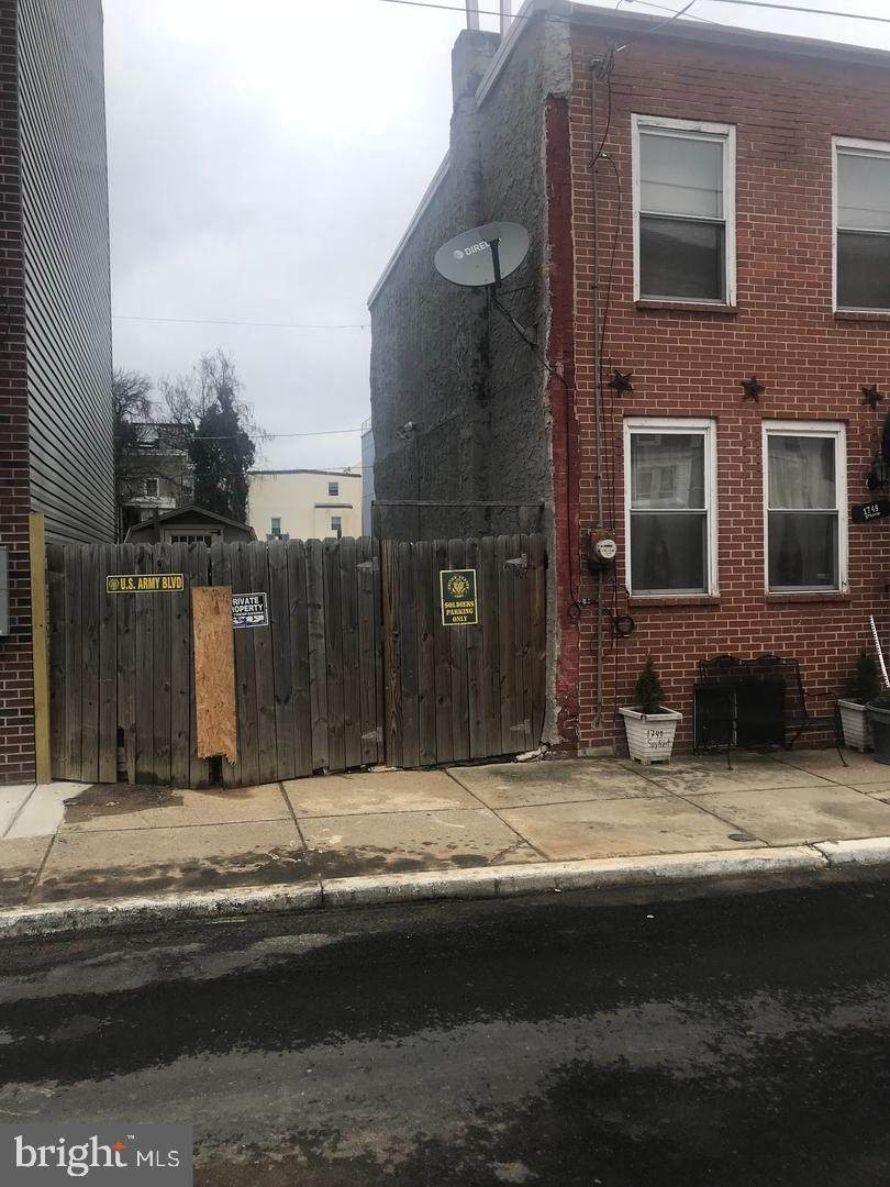 1751 Seybert Street - Photo 1