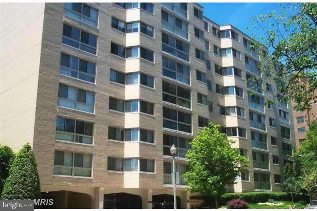 922 24TH Street - Photo 1