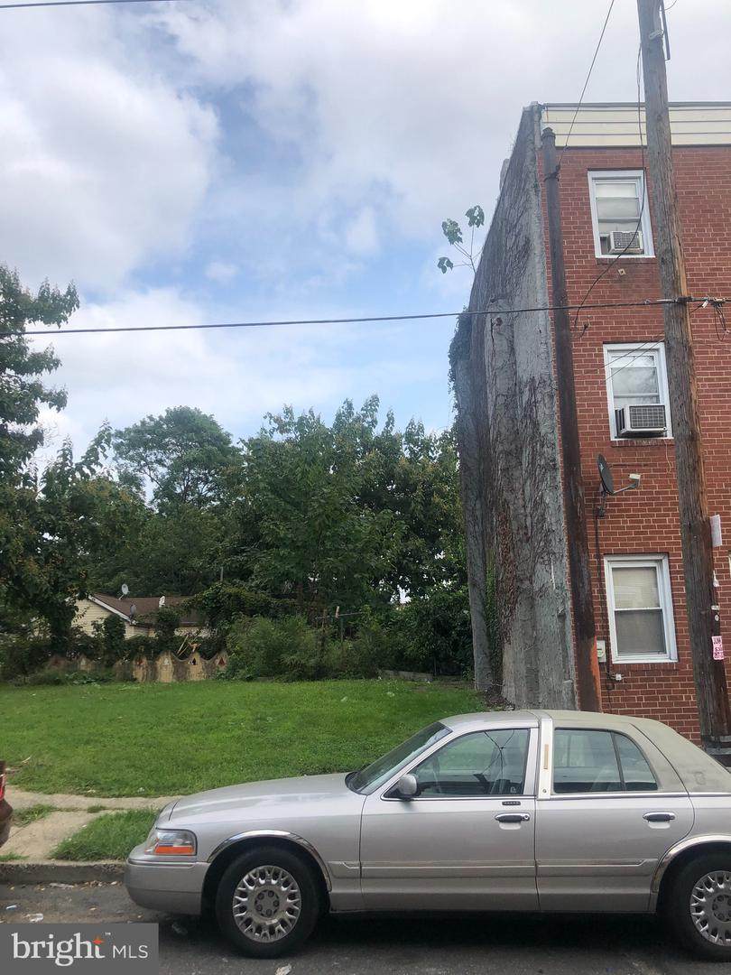 2543 11TH Street - Photo 1