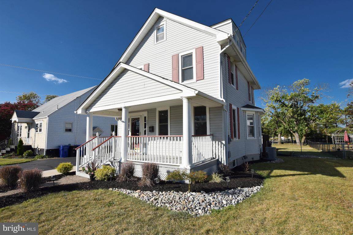 237 Mott Avenue - Photo 1