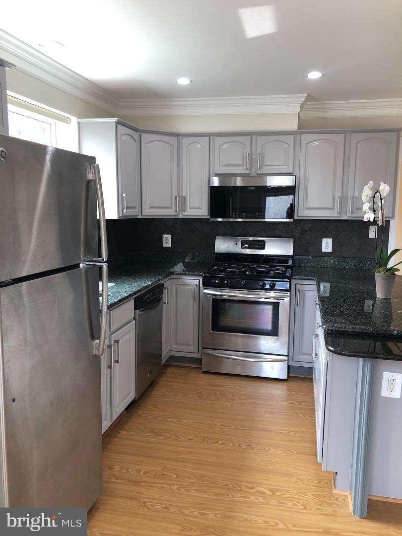 416 Veitch Street - Photo 1