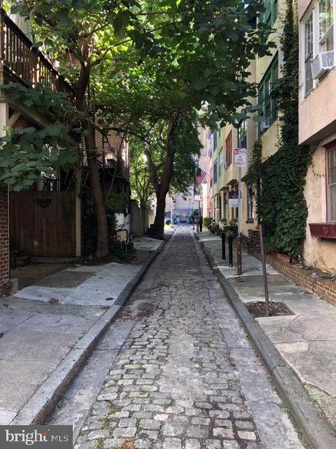 2021 Rittenhouse Square - Photo 1