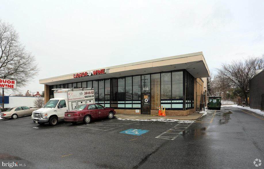 832 Rockville Pike - Photo 1