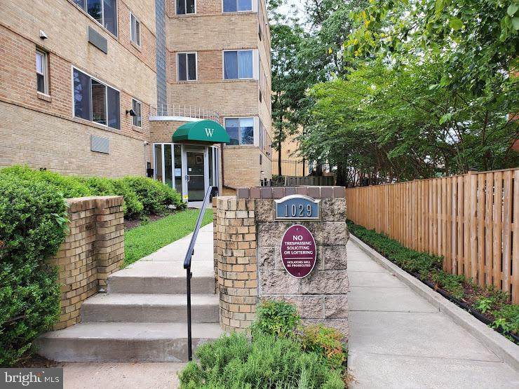1029 Perry Street - Photo 1