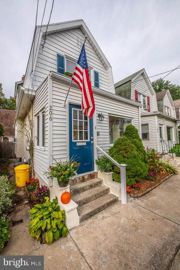 206 Park Terrace - Photo 1