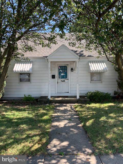 924 Chestnut Street - Photo 1