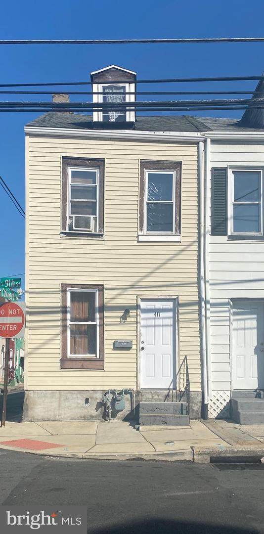 417 9TH Street - Photo 1