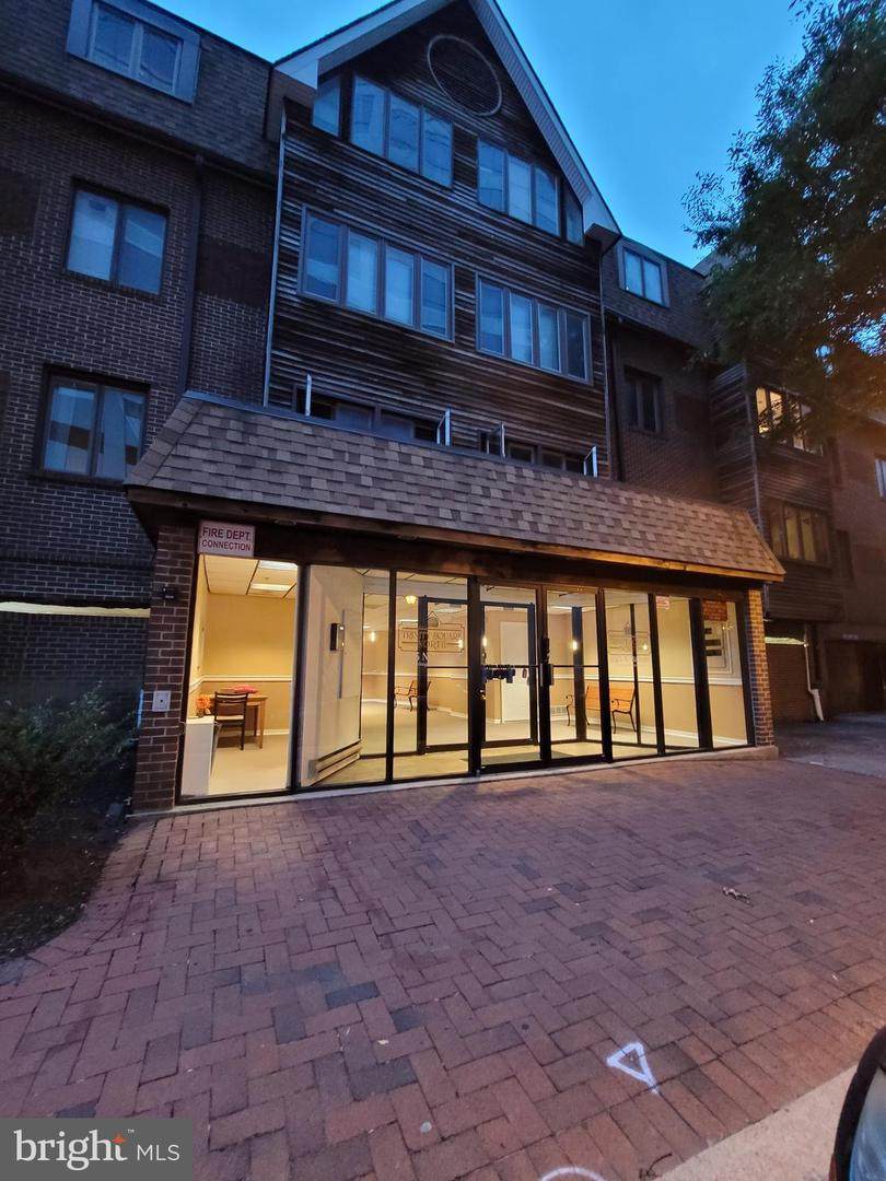 1025-UNIT Madison Street - Photo 1