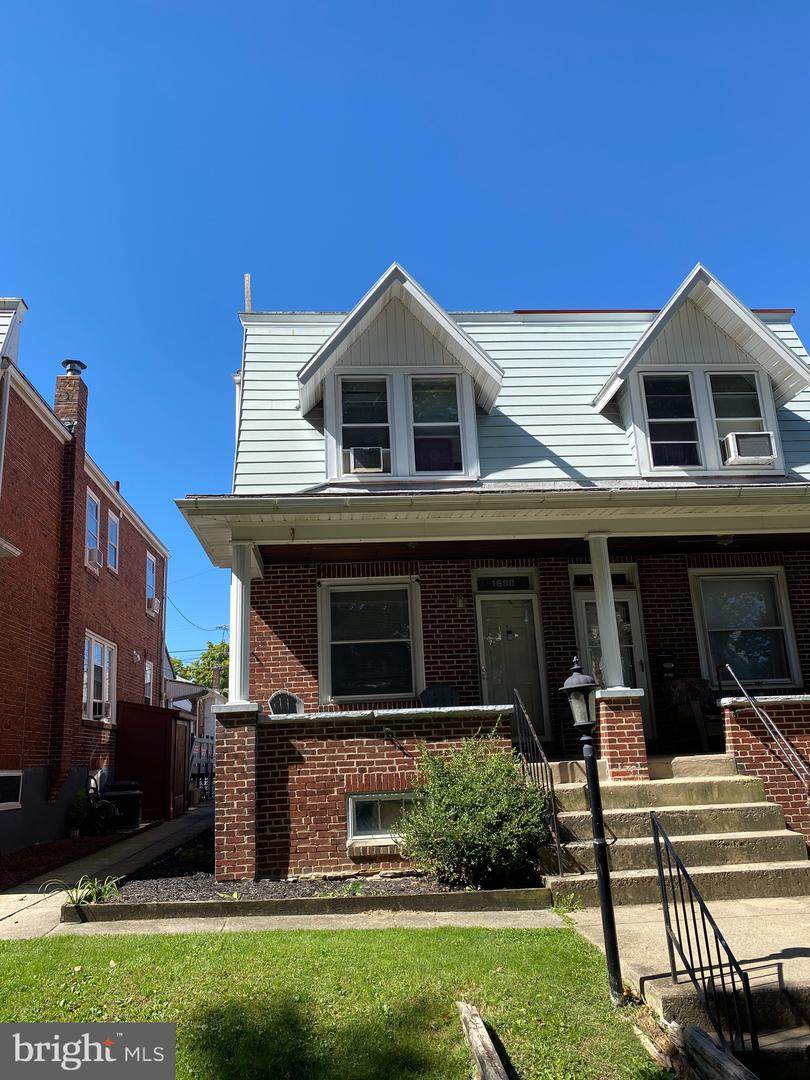 1630 Locust Street - Photo 1