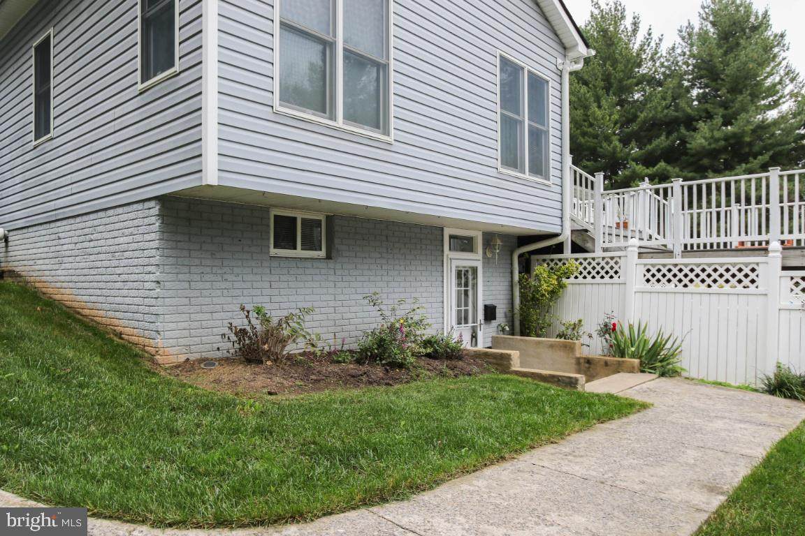 9836 Watkins Road - Photo 1