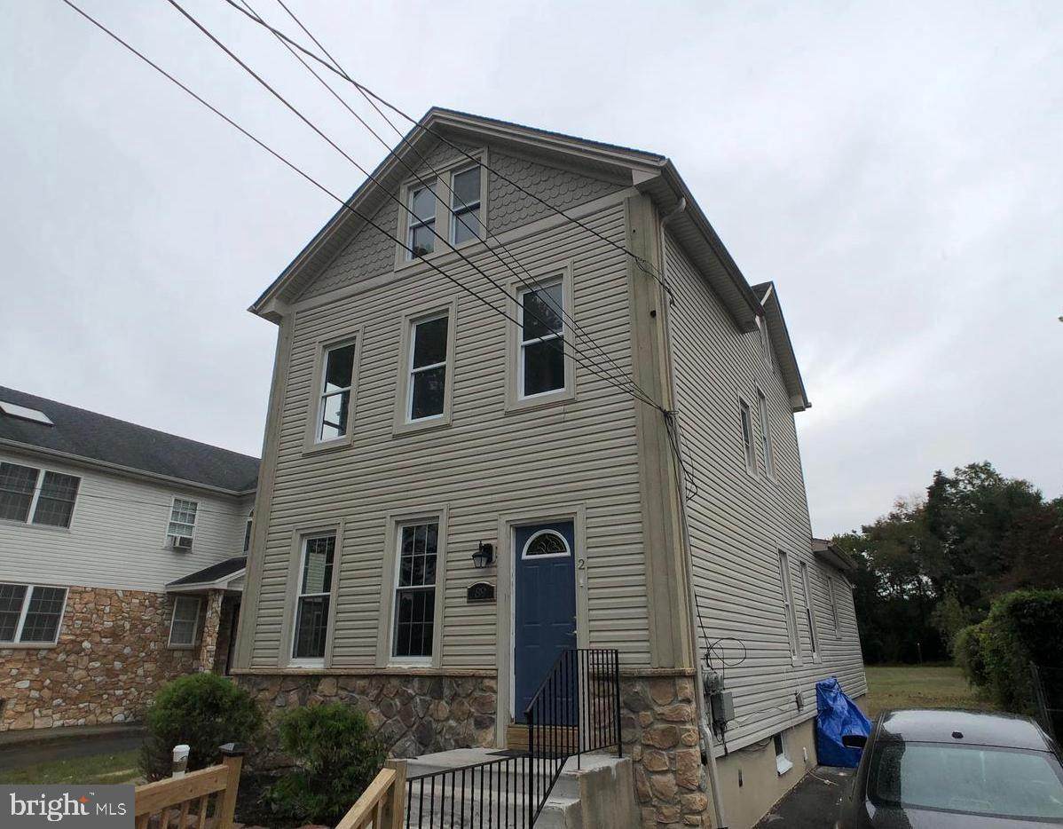 89 Betts Avenue - Photo 1