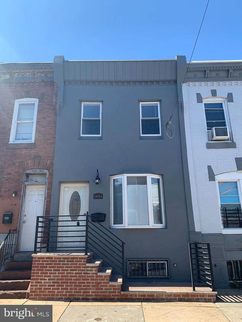1604 Ringgold Street - Photo 1