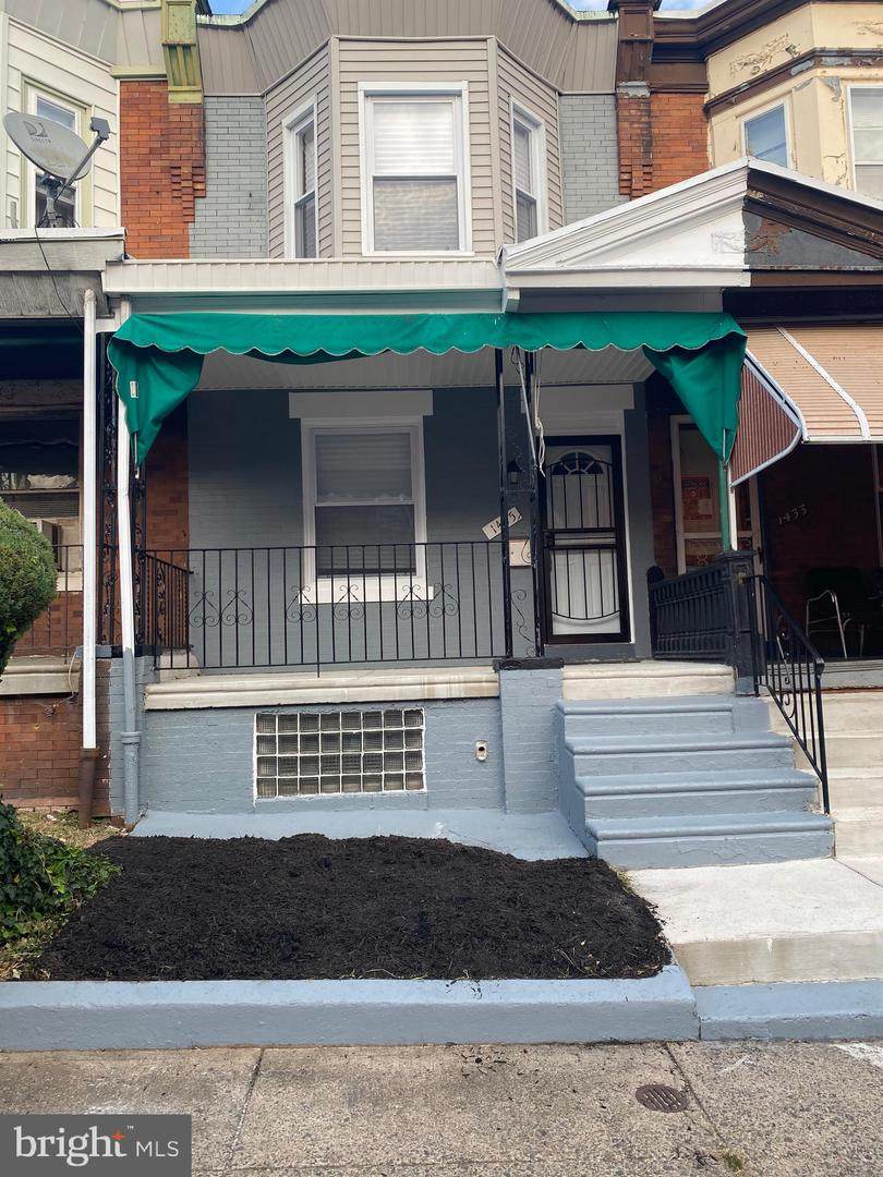1435 Peach Street - Photo 1