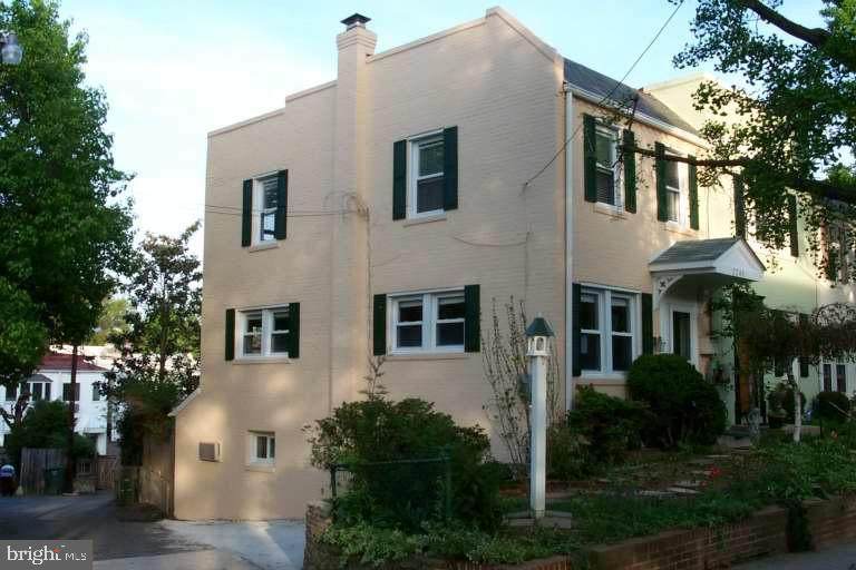 2245 Observatory Place - Photo 1