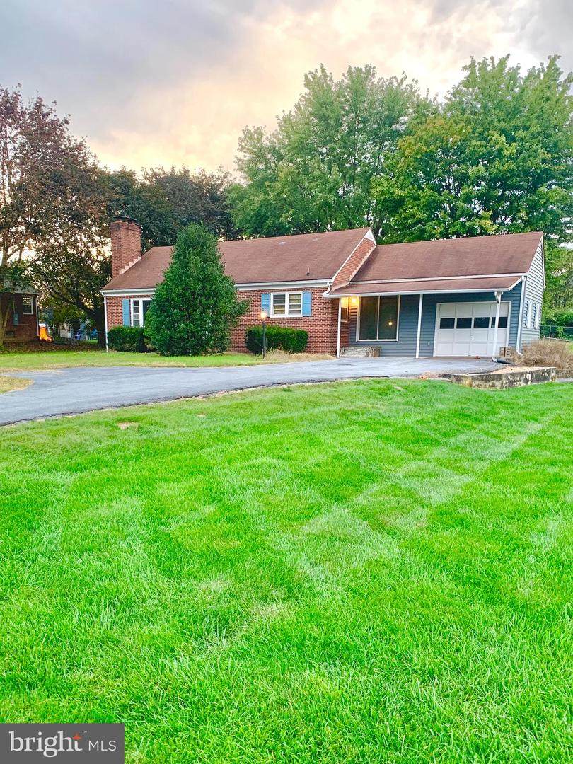 1040 Greenwood Road - Photo 1