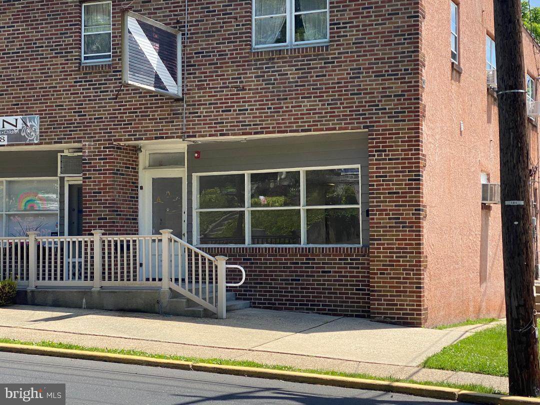 318 Butler Pike - Photo 1