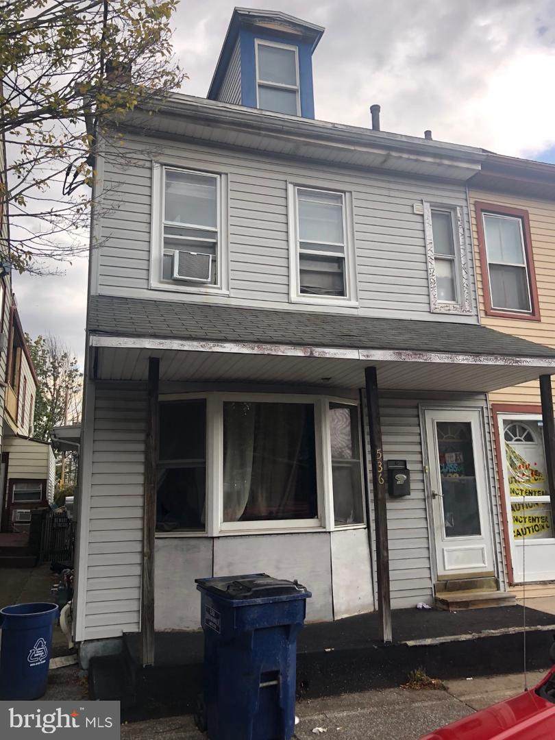 536 Spruce Street - Photo 1