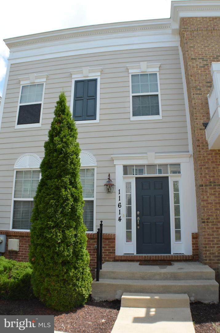 11614 Leesborough Circle - Photo 1