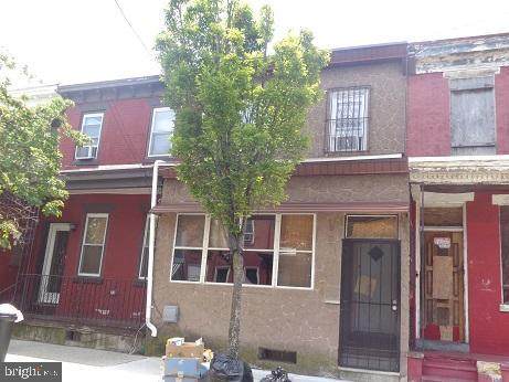 558 Line Street - Photo 1