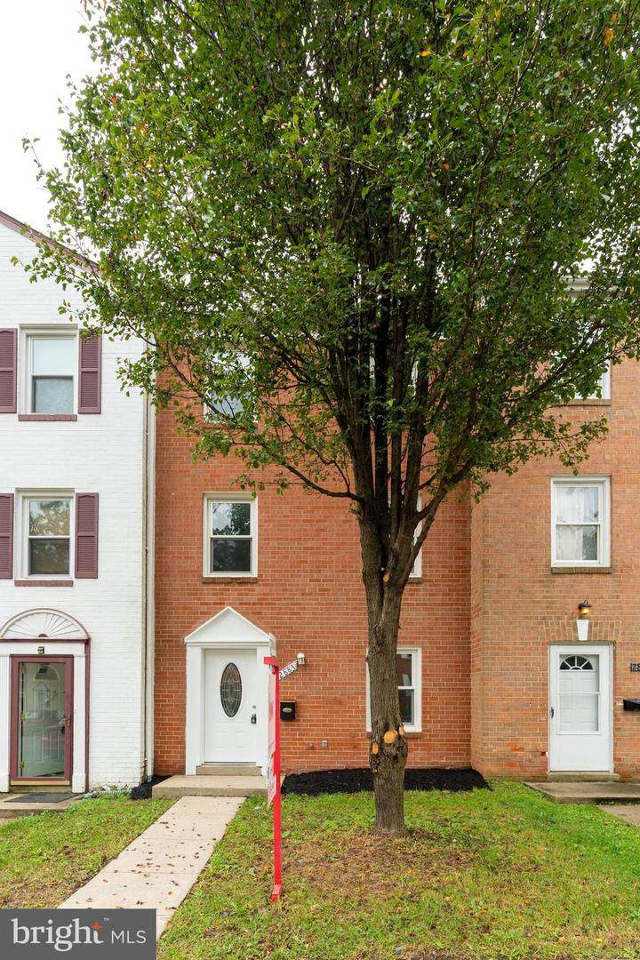 2883 Gloucester Court - Photo 1