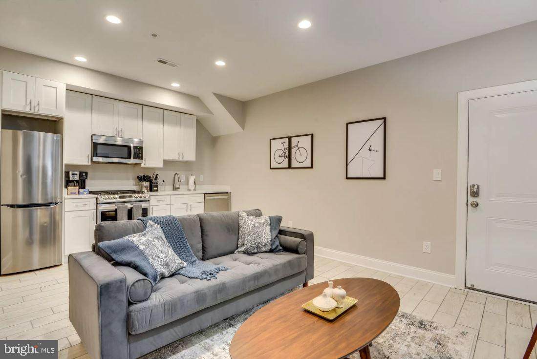 1013 E Street - Photo 1