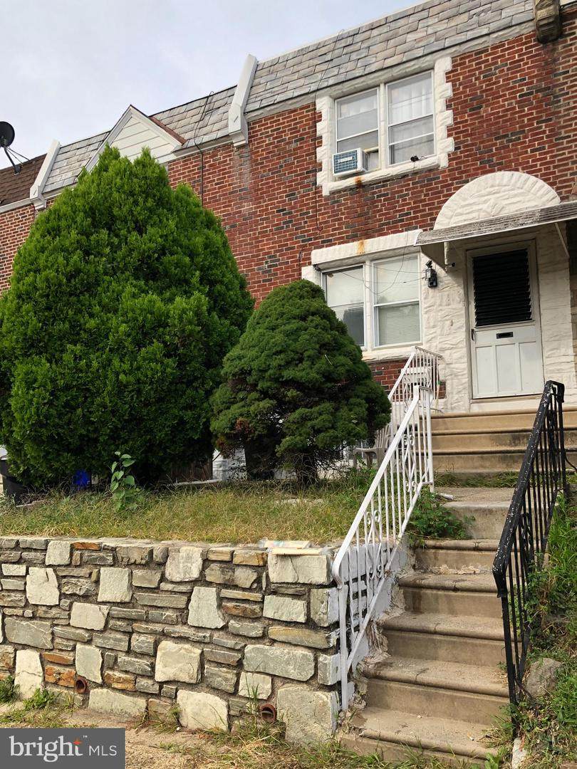 4590 Shelbourne Street - Photo 1