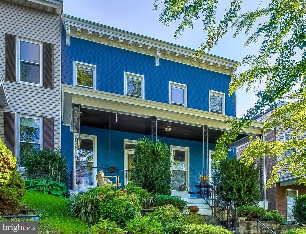 1017 38TH Street - Photo 1